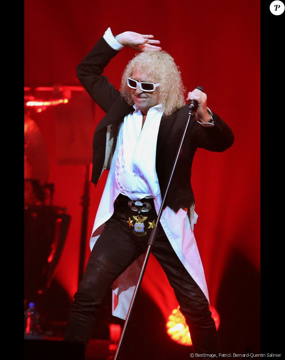 Exclusif - Michel Polnareff lors de son concert à la patinoire de Mériadeck à Bordeaux, France, le 30 novembre 2016. © Patrick Bernard-Quentin Salinier/Bestimage