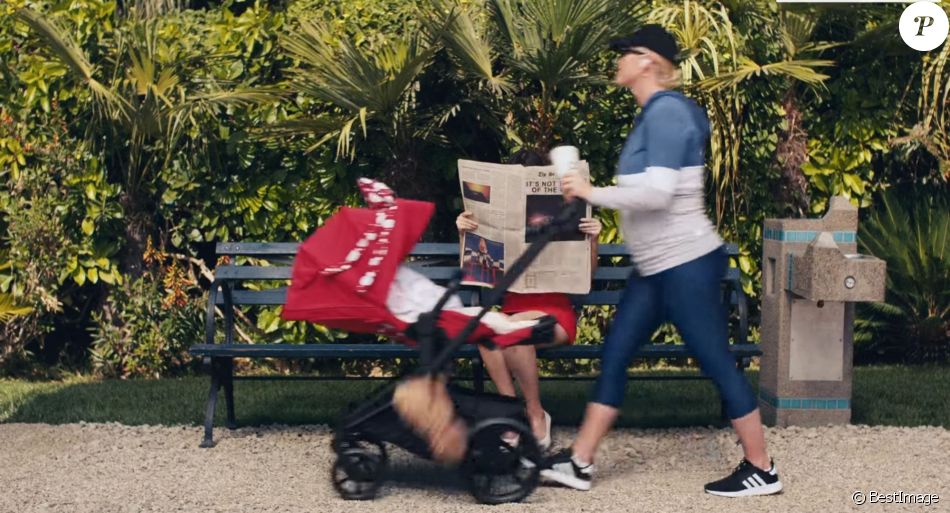 Katy Perry dans le clip de la chanson "Not The End Of The World".