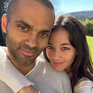 Tony Parker officialise son histoire d'amour avec la joueuse de tennis Alizé Lim sur Instagram. Mars 2021.