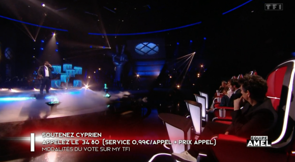 Cyprien (Amel Bent) chante "I have nothing" de Withney Houston lors de la finale de "The Voice" sur TF1 le samedi 15 mai 2021.