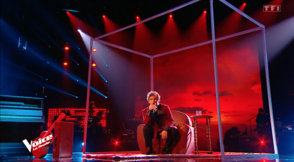 Jim Bauer interprète "Tout va bien" de OrelSan pour la finale de "The Voice" sur TF1 le samedi 15 mai 2021.