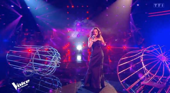 Marghe interpréte "Forget Everything", sa composition originale, pour la finale de The Voice (TF1).