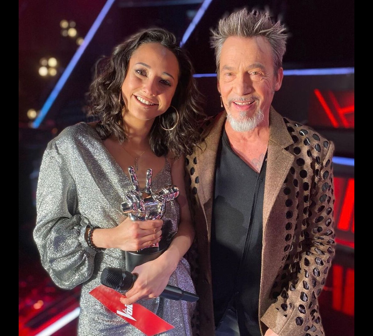 Photo Marghe photographiée avec son coach Florent Pagny après sa