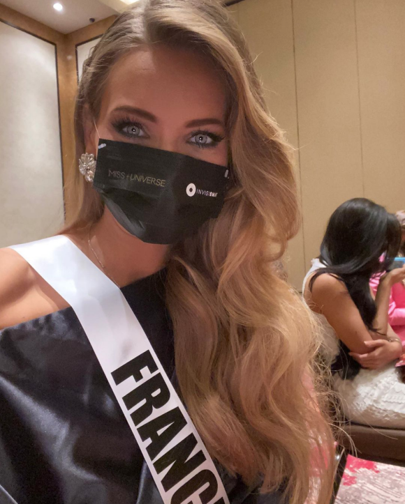 Amandine Petit lors des préparatifs du concours Miss Univers à Hollywood, en Floride. Mai 2021.