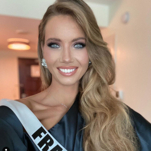 Amandine Petit, candidate à l'élection Miss Univers 2021, sur Instagram.