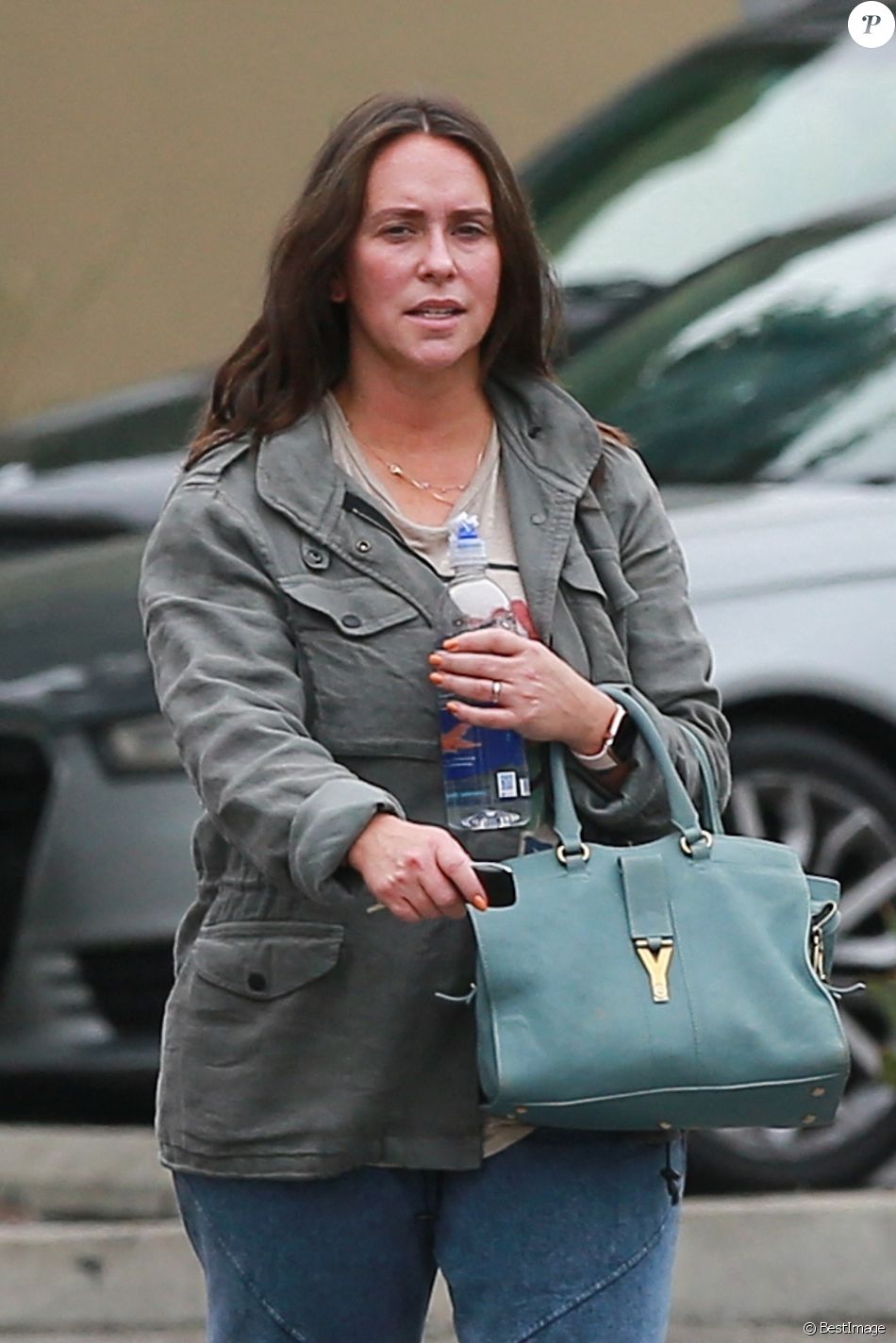 Exclusif - Jennifer Love Hewitt quitte la salle de gym à Los Angeles le 24 juin 2019.