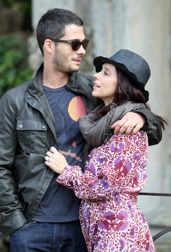 Exclusif - Premieres photos de Jennifer Love Hewitt et Brian Hallisay lors d'une promenade romantique a Florence, le 31 mai 2013.