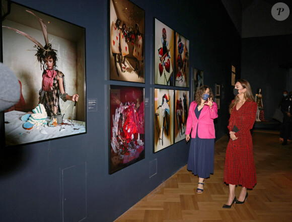 Kate Middleton, duchesse de Cambridge, visite le musée V&A (Victoria & Albert) à Londres, le 19 mai 2021.
