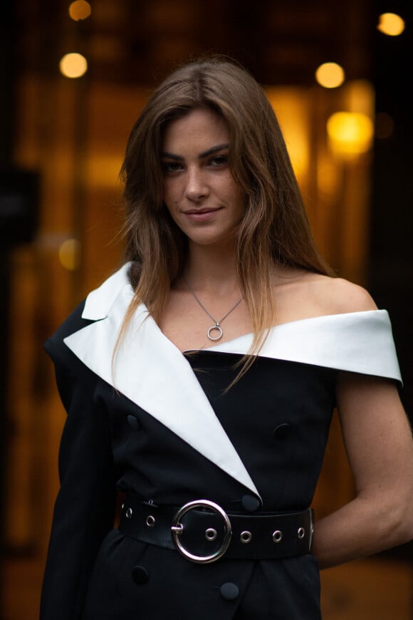 Clara Berry - People dans les rues de Paris (devant le défilé "Redemption") lors de la fashion week , le 28 février 2020.