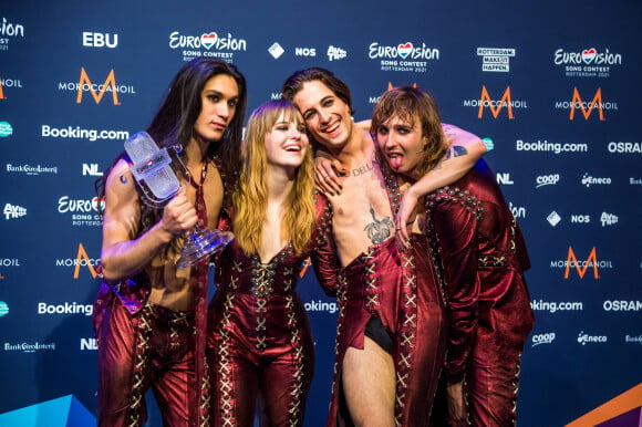 Måneskin (Damiano David, Victoria De Angelis, Thomas Raggi, Ethan Torchio) en conférence de presse à la Ahoy Arena de Rotterdam, le 23 mai 2021