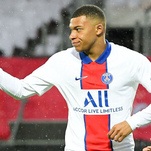 Kylian Mbappé (PSG) lors du match de championnat de Ligue 1 Uber Eats opposant le Stade Brestois 29 au Paris Saint-Germain au stade Francis Le Blé à Brest, France, le 23 mai 2021. Le PSG a gagné 2-0. © Christophe Saidi/Panoramic/Bestimage 