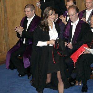 Kate Middleton reçoit son diplôme en histoire de l'art à l'université St Andrews. St Andrews, le 23 juin 2005.