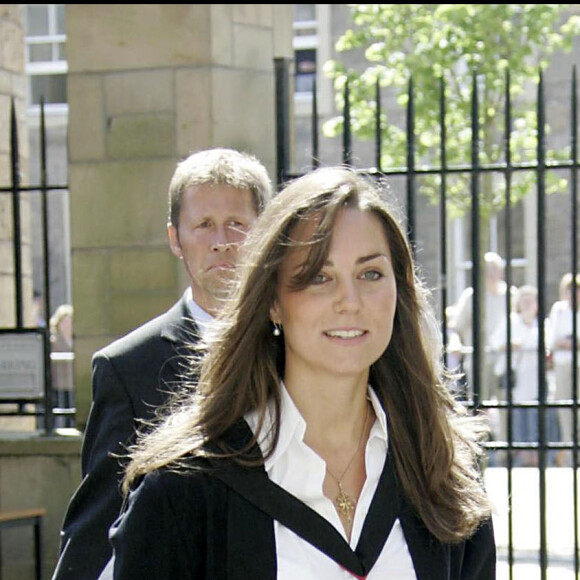 Kate Middleton reçoit son diplôme en histoire de l'art à l'université St Andrews. St Andrews, le 23 juin 2005.