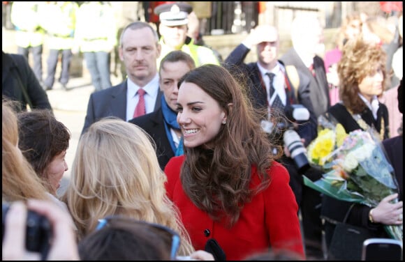 Kate Middleton de retour à l'université St Andrews. Le 25 février 2011.