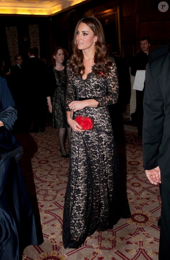 Kate Middleton, duchesse de Cambridge, assiste au dîner du 600eme anniversaire de l'universite de St Andrews. Londres, le 8 novembre 2012.