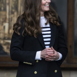 Le prince William, duc de Cambridge, et son épouse Kate Middleton, duchesse de Cambridge, visitent leur ancienne université, St Andrews. Le 26 mai 2021.