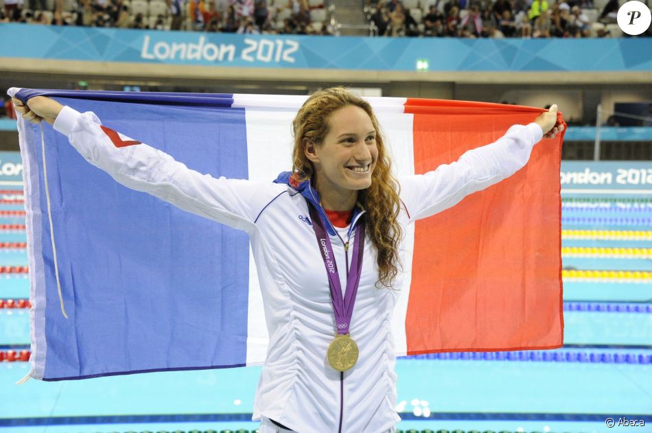 Camille Muffat après sa médaille d'or sur 400m nage libre à l'Aquatics Centre de Londres le 29 juillet 2012