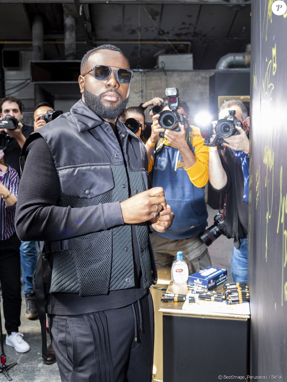 Gims (Gandhi Djuna) lors du lancement de la collection capsule Gims x Magnum à Paris le 27 mai 2021. © Perusseau / Bellak / Bestimage