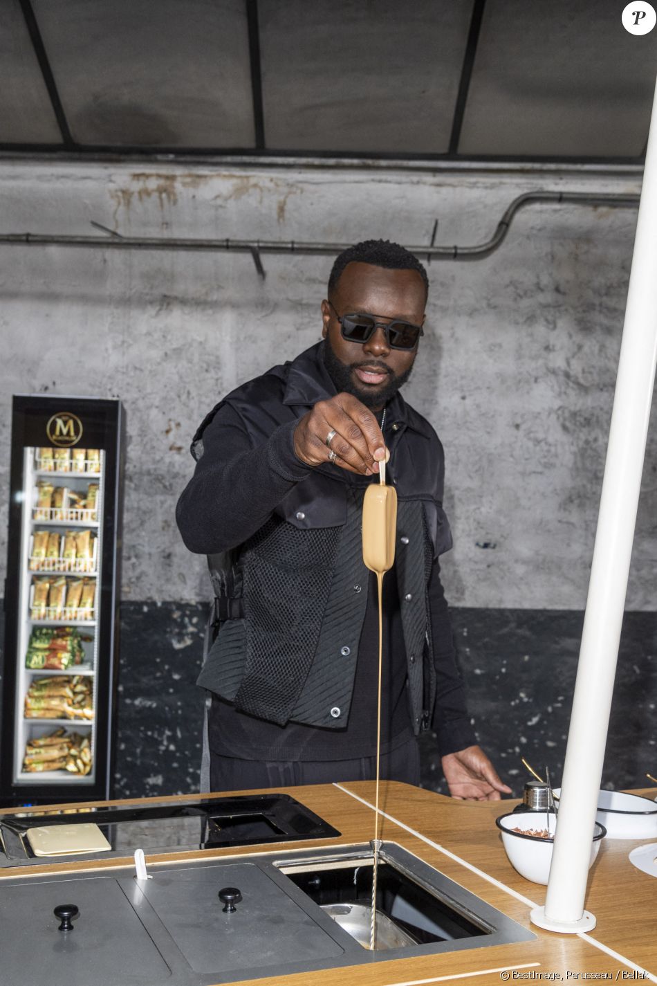 Gims (Gandhi Djuna) lors du lancement de la collection capsule Gims x Magnum à Paris le 27 mai 2021. © Perusseau / Bellak / Bestimage