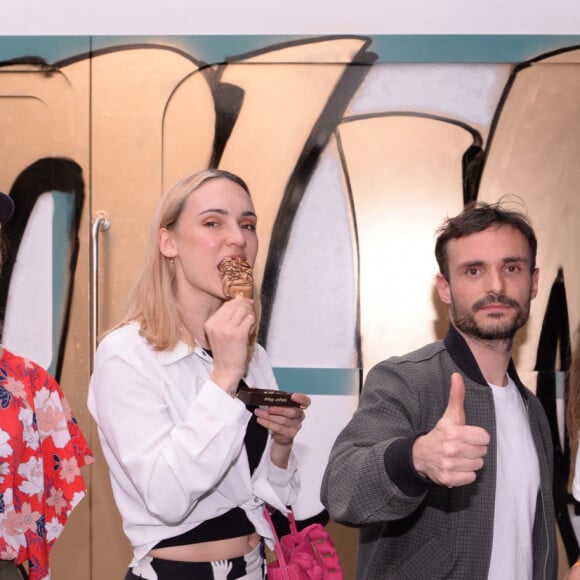 Déborah François, Natoo, Jérôme Niel, Vanessa Guide lors du lancement de la collection capsule Gims x Magnum à Paris le 27 mai 2021. © Bellak / Perusseau / Bestimage