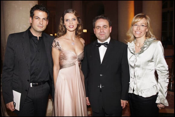 Sylvie Tellier et son ex-mari Camille Le Maux aux côtés de Xavier Bertrand et sa femme - Dîner de l'association AVEC, à Versailles.