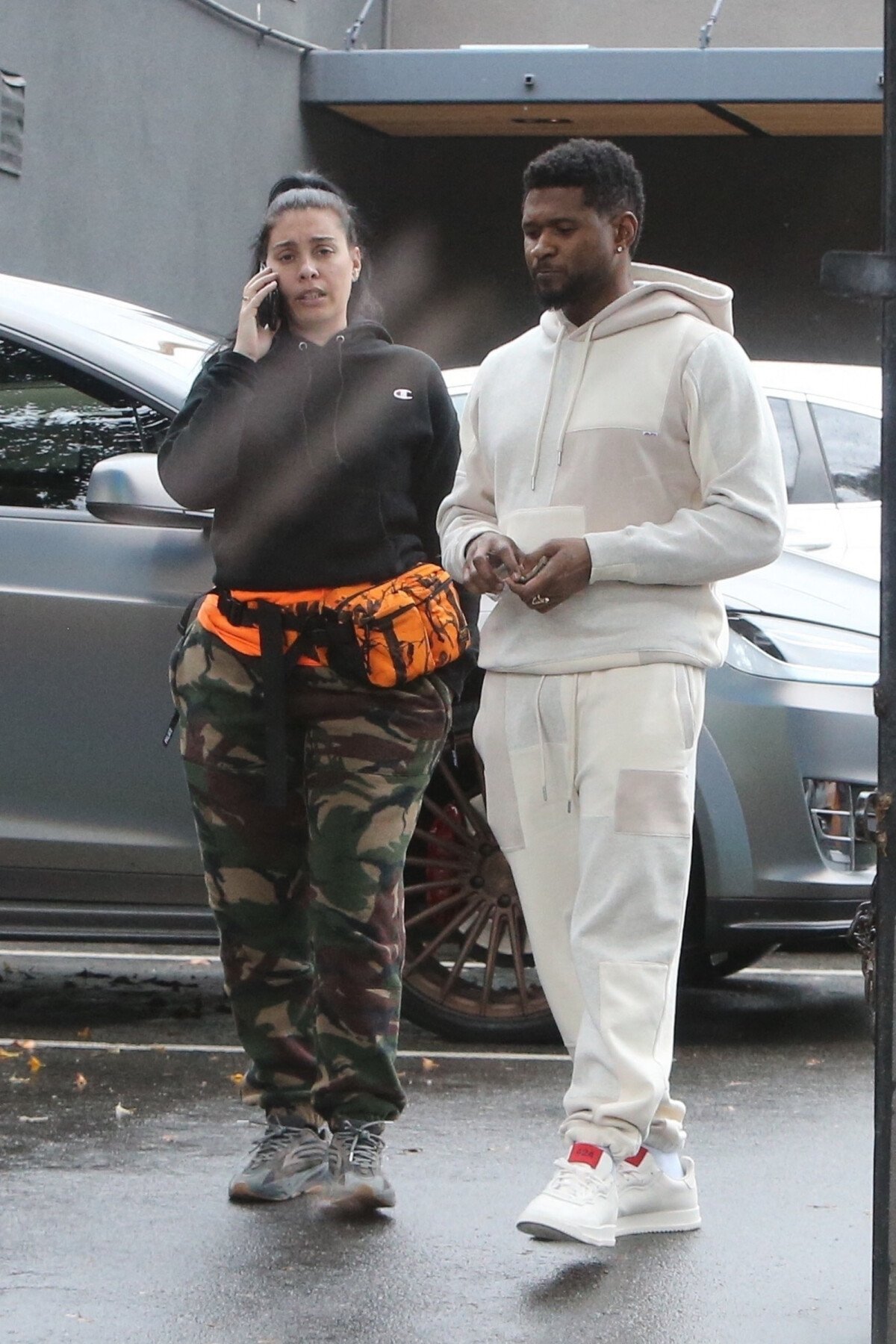 Photo Usher et sa compagne Jenn Goicoechea à Los Angeles le 10 mars