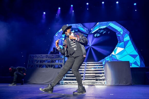 Usher sur scène lors du "Special Olympics 50th Anniversary Concert" à Chicago, le 23 juillet 2018.