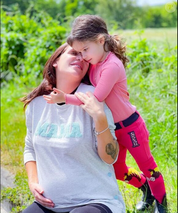 Julia Paredes et sa fille Luna, mai 2021