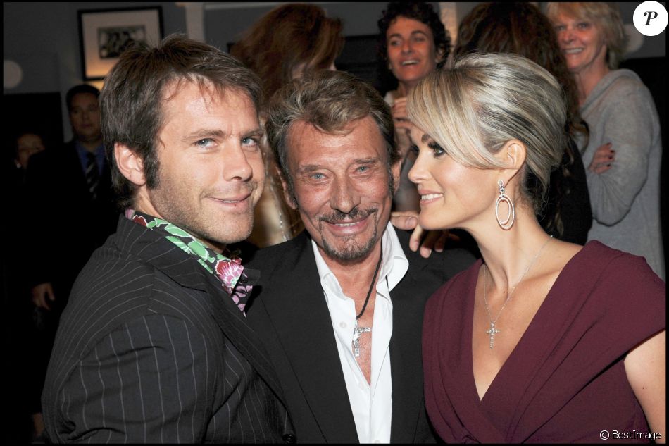 Le prince Emmanuel Philibert de Savoie, Johnny et Laeticia Hallyday en soirée à Los Angeles en 2008.