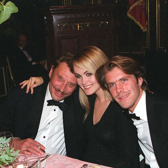 Johnny et Laeticia Hallyday avec leur ami le prince Emmanuel Philibert de Savoie en Suisse, en 1999.