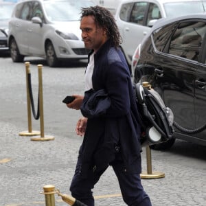 Christian Karembeu - Les joueurs de football de l'équipe de France 98 championne du monde quittent l'hôtel Crillon à l'occasion du 20ème anniversaire de leur victoire. Paris le 11 juin 2018. 