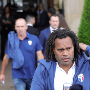 Christian Karembeu - Les joueurs de football de l'équipe de France 98 championne du monde quittent l'hôtel Crillon à l'occasion du 20ème anniversaire de leur victoire. Paris le 11 juin 2018. 