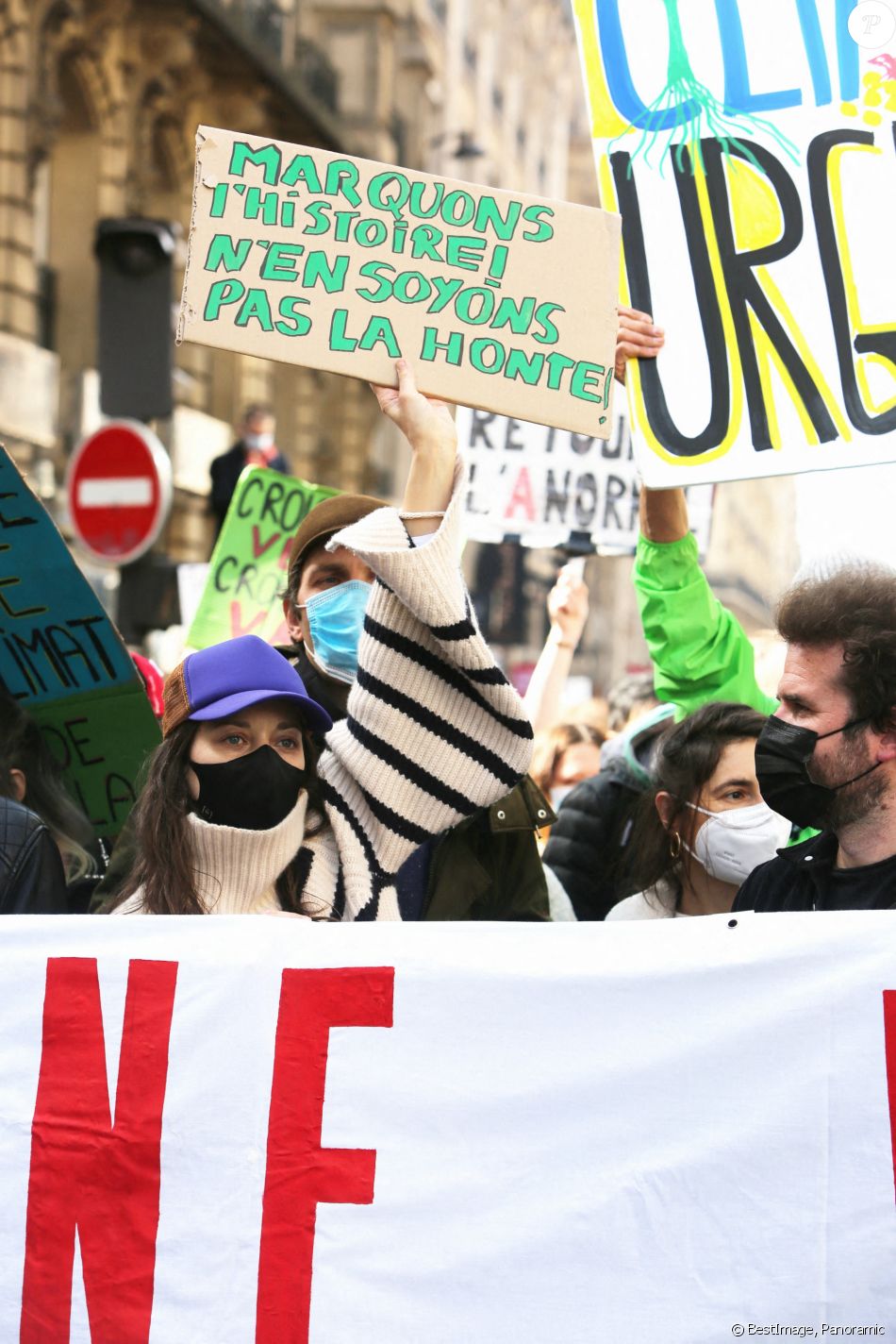 Marche pour le climat de place d'l'Opéra à République à Paris en présence de Marion Cotillard le 28 mars 2021 © Panoramic / Bestimage