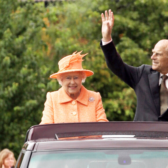 La reine Elisabeth II d'Angleterre et le prince Philip, duc d'Edimbourg lors des célébrations du jubilé de diamant. Le 18 juillet 2012