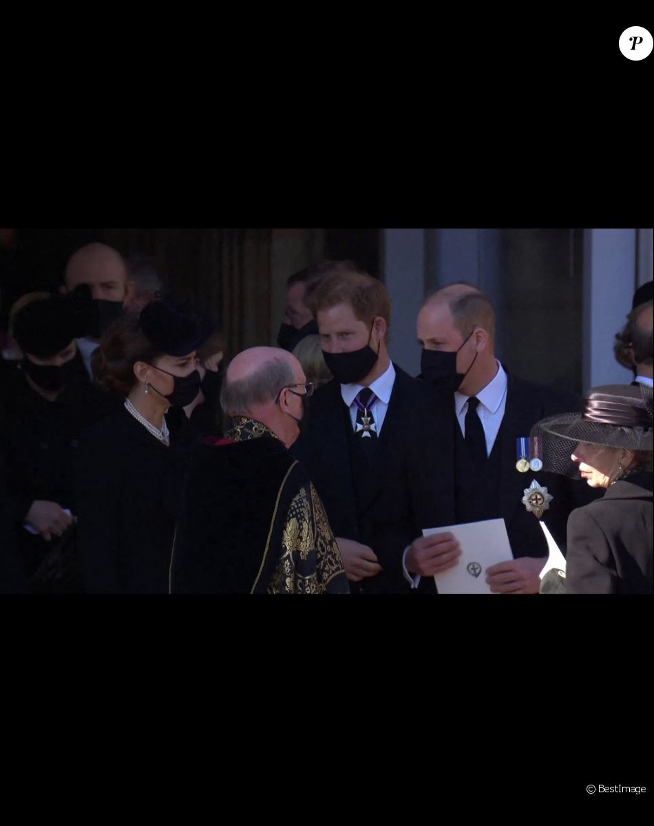 Le prince William, duc de Cambridge, et le prince Harry, duc de Sussex, Sorties des funérailles du prince Philip, duc d'Edimbourg à la chapelle Saint-Georges du château de Windsor, Royaume Uni, le 17 avril 2021.