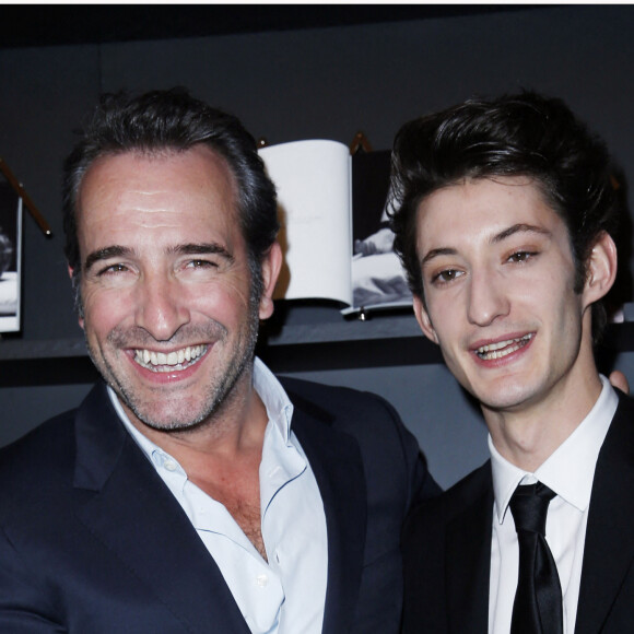 Jean Dujardin et Pierre Niney Cocktail chez Chaumet pour les révélations des Cesar Place Vendome a Paris le 14 janvier 2013.