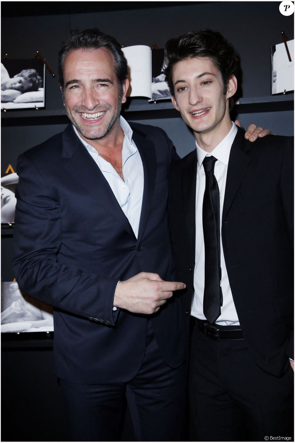 Jean Dujardin et Pierre Niney Cocktail chez Chaumet pour les révélations des Cesar Place Vendome a Paris le 14 janvier 2013.