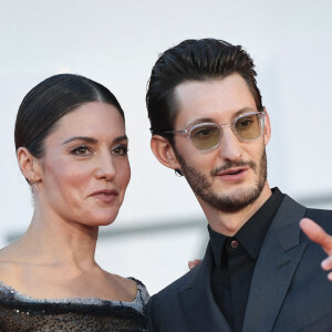 Pierre Niney et sa femme Natasha Andrews - Red carpet du film "The Human Voice" lors de la 77ème édition du Festival international du film de Venise, la Mostra, le 3 septembre 2020.
