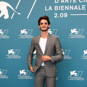 Pierre Niney - Photocall du film "Amants" lors de la 77ème édition du festival international du film de Venise (Mostra) le 3 septembre 2020.