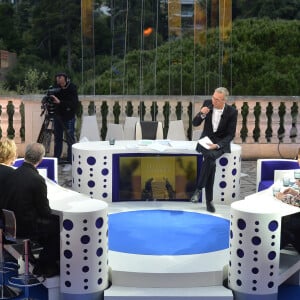 Exclusif - Laurent Ruquier et Léa Salamé à l'enregistrement de l'émission "On n'est pas couché" à la Villa Domergue lors du 69ème Festival International du Film de Cannes le 18 mai 2016. © Giancarlo Gorassini / Veeren / Bestimage