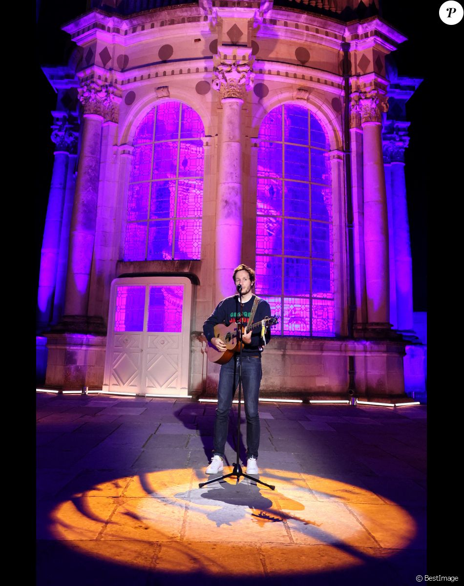 Exclusif - No Web - No Tabloids - Vianney (nommé pour la chanson "Pour de vrai") - Enregistrement de l'émission "La chanson de l'année" au château de Chambord, qui sera diffusée le 5 juin 2021 sur TF1 © Gaffiot-Moreau / Bestimage Exclusive - No Web No Blog pour Belgique et Suisse