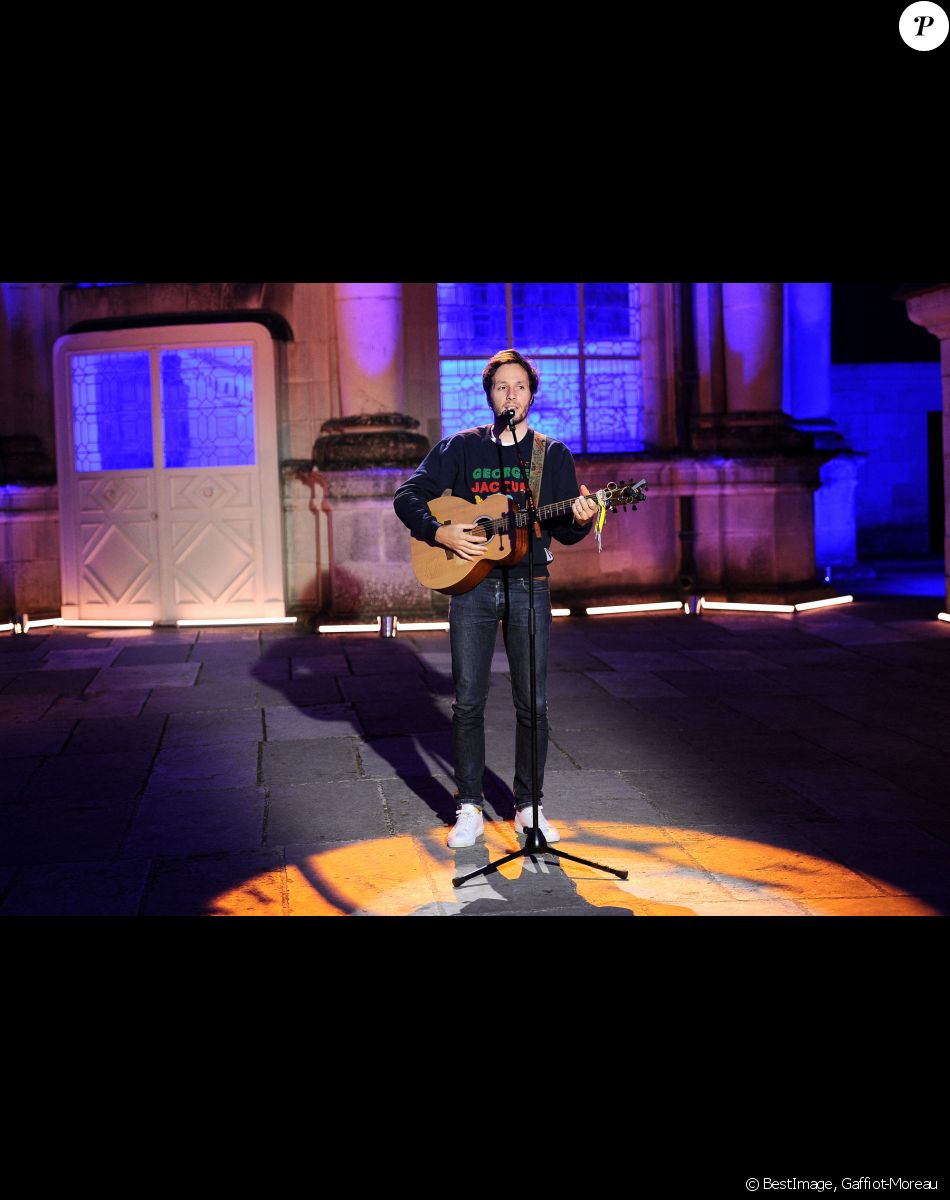 Exclusif - Vianney (nommé pour la chanson "Pour de vrai") - Enregistrement de l'émission "La chanson de l'année" au château de Chambord, qui sera diffusée le 5 juin 2021 sur TF1 © Gaffiot-Moreau / Bestimage