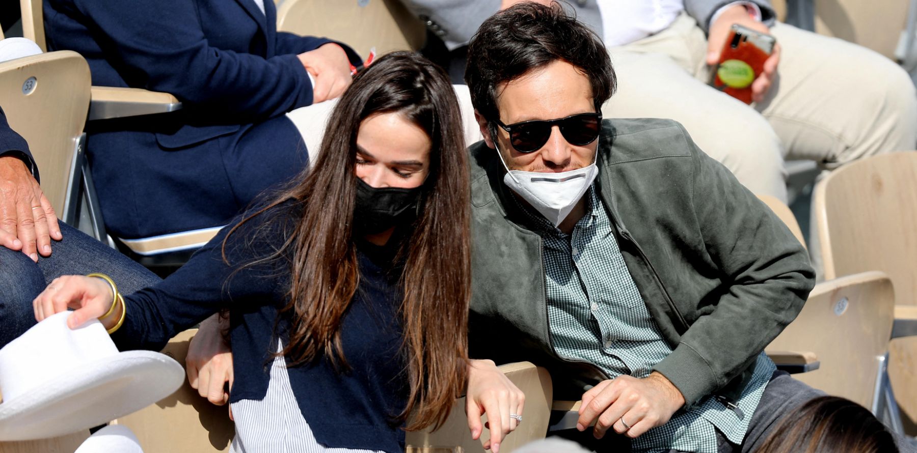 La Femme De Papa Tous Les épisodes Vianney bientôt papa ! Sa femme Catherine dévoile son ventre rond à