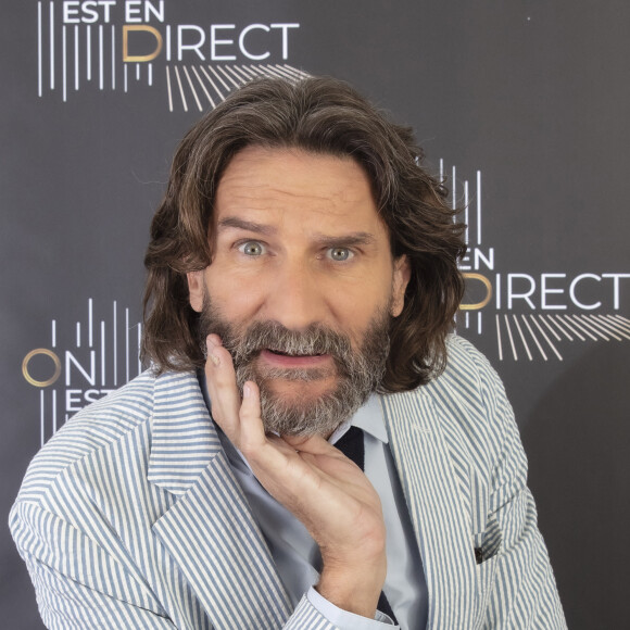 Exclusif - Frédéric Beigbeder - Pour son spectacle : " DJ Set Littéraire " et son livre : " Bibliothèque de survie ", éditions de l'Observatoire - Backstage de l'émission OEED (On Est En Direct), dernière de la saison, présentée par Laurent Ruquier et diffusée en direct le 5 juin 2021, sur France2 à Paris, France. ©Jack Tribeca/Bestimage