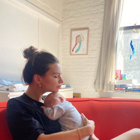 Emily Ratajkowski et son fils Sylvester. Avril 2021.