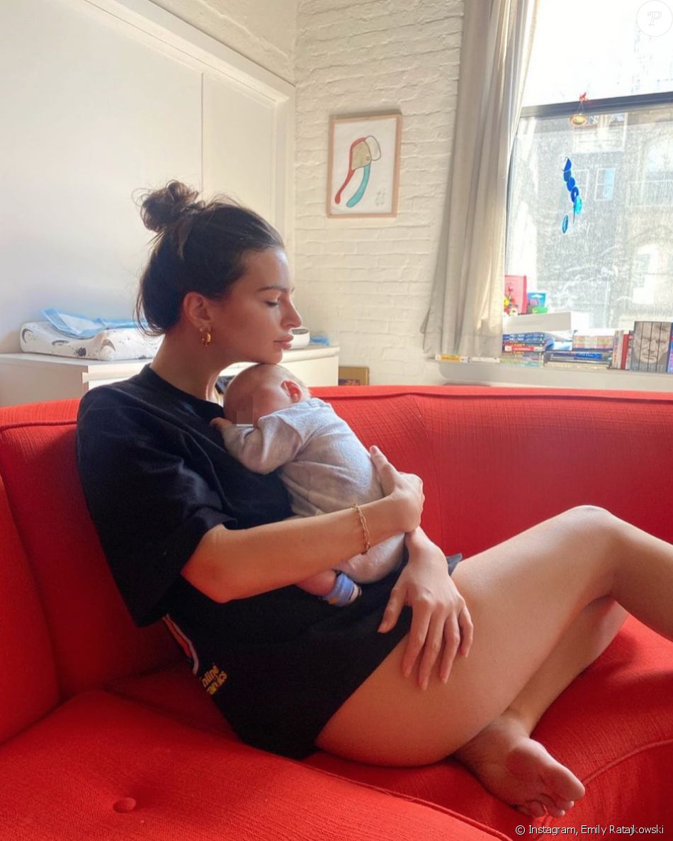 Emily Ratajkowski et son fils Sylvester. Avril 2021.