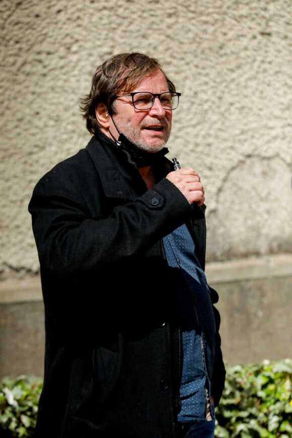 François Rollin - Sorties des obsèques de Romain Bouteille en la collégiale Notre-Dame-du-Fort d'Etampes, France, le 8 juin 2021.