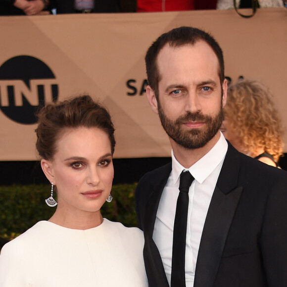 Natalie Portman enceinte (robe Dior Haute Couture) et son mari Benjamin Millepied - Tapis rouge de la 23ème soirée annuelle Screen Actors Guild awards au Shrine auditorium à Los Angeles, le 29 janvier 2017 @ Chris Delmas/Bestimage 