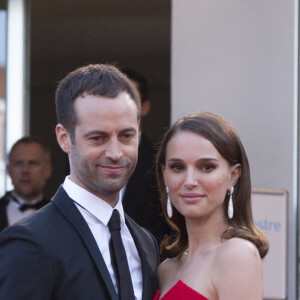 Natalie Portman (bijoux de Grisogono) et son mari Benjamin Millepied - Montée des marches du film "La Tête Haute" pour l'ouverture du 68 ème Festival du film de Cannes – Cannes le 13 mai 2015 