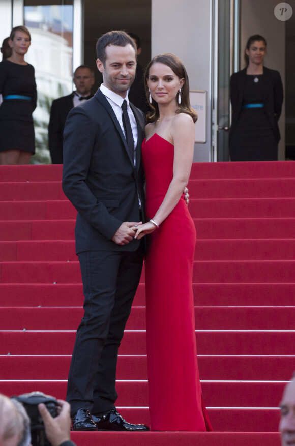 Natalie Portman (bijoux de Grisogono) et son mari Benjamin Millepied - Montée des marches du film "La Tête Haute" pour l'ouverture du 68 ème Festival du film de Cannes – Cannes le 13 mai 2015 